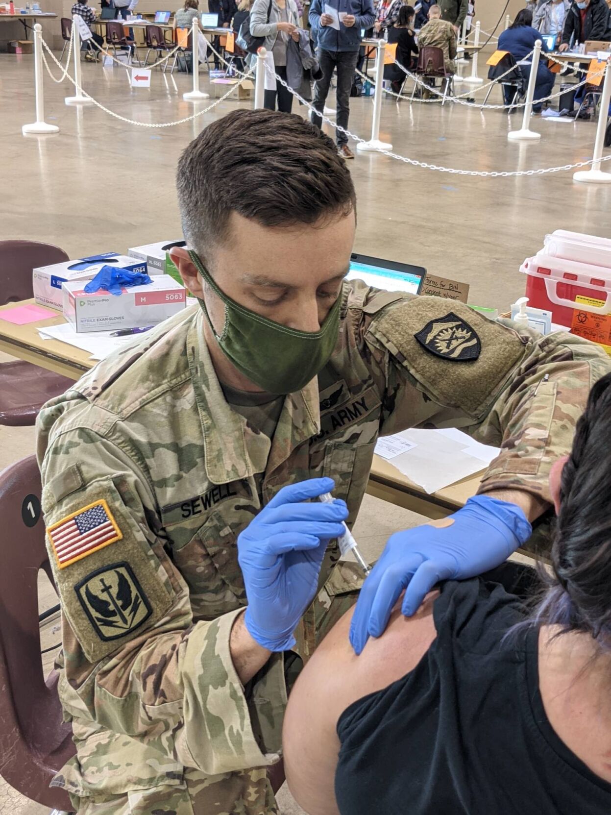 2 Oregon National Guard joins Salem Health to vaccinate Oregonians